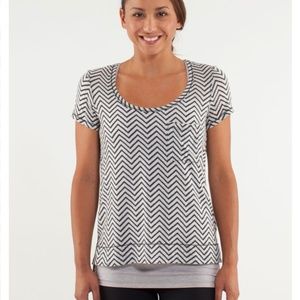 Lululemon Perfect Layer Tee Chevron Black White